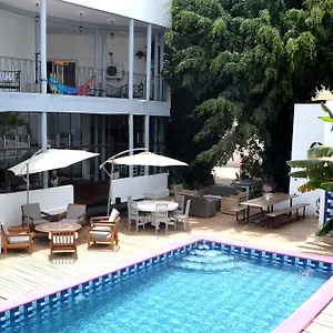  Hostal Quiksilver Boardriders Surf Camp