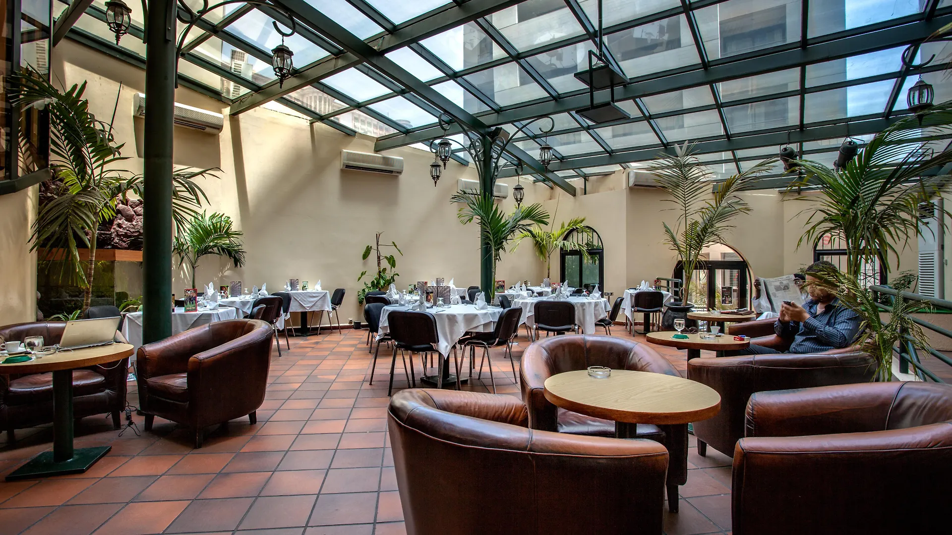Cafe De Rome Hotel Dakar Senegal