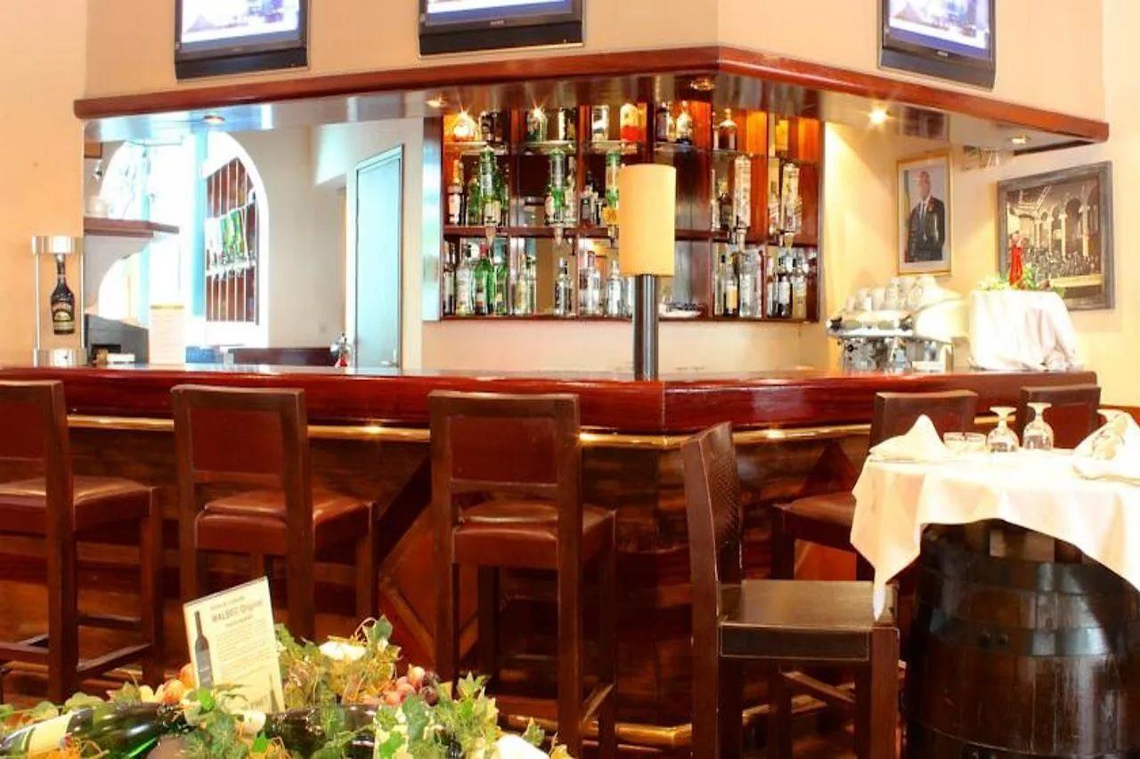 Cafe De Rome Hotel Dakar